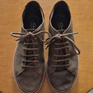 Clarks Oakpark Low Beeswax Leather Men's Distressed Brown Sneakers. Size 9.5.EUC